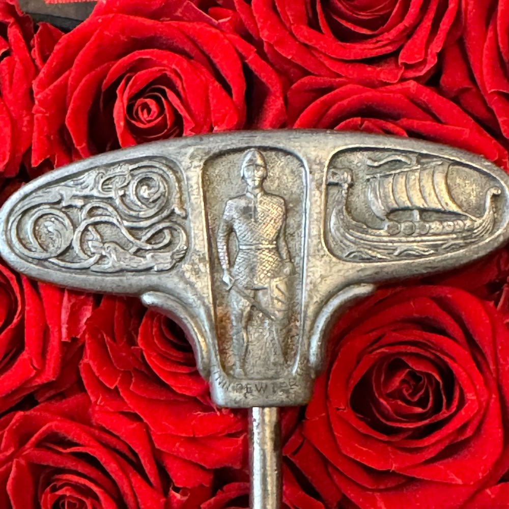 Vintage Norwegian Pewter T Handle Corkscrew Viking Ship Warrior Barware - Picture 3 of 7